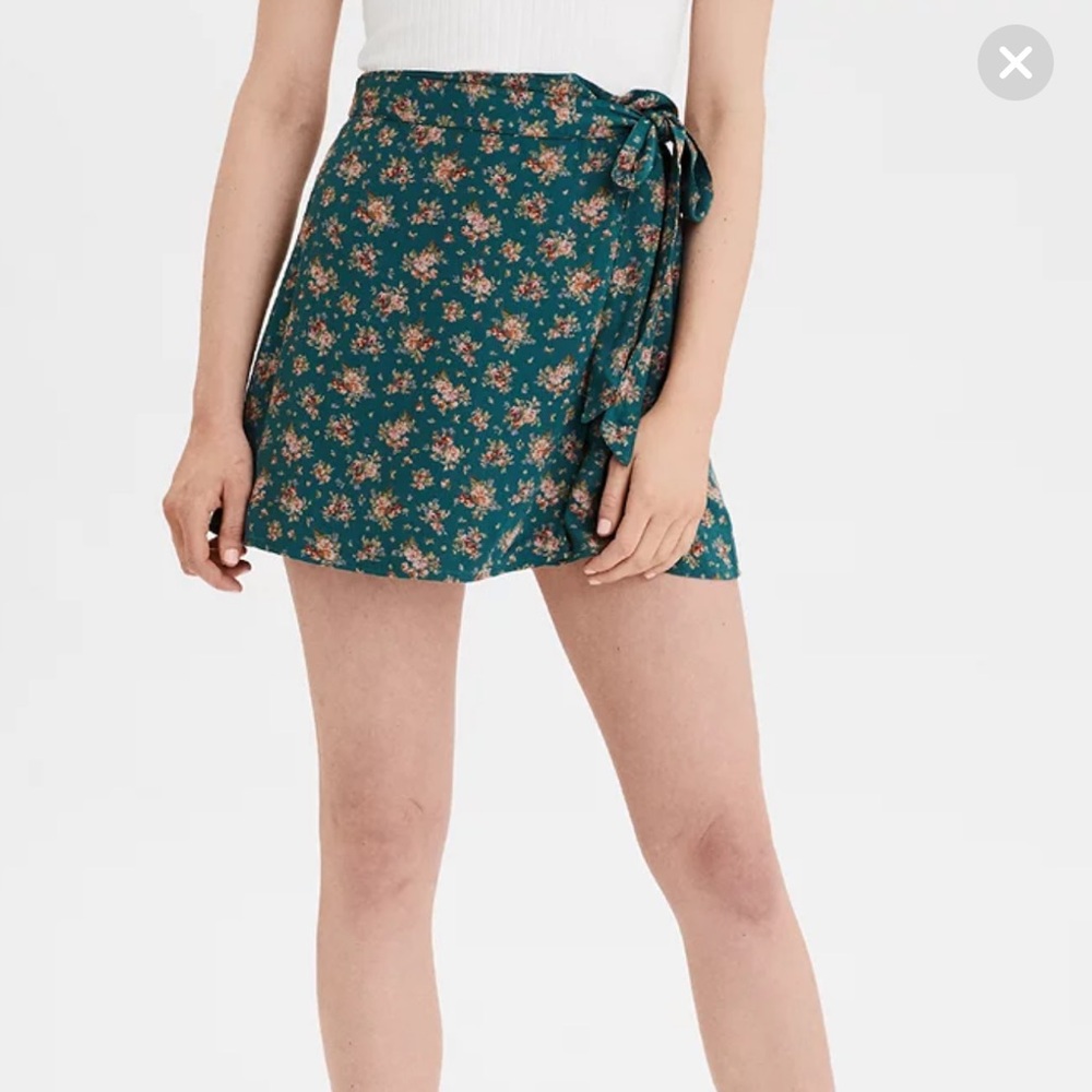 American eagle Green and blue floral wrap skirt